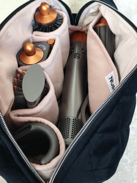 Косметичка для стайлера Dyson , чорна з рожевою підкладкою Black/Pink 49399 фото