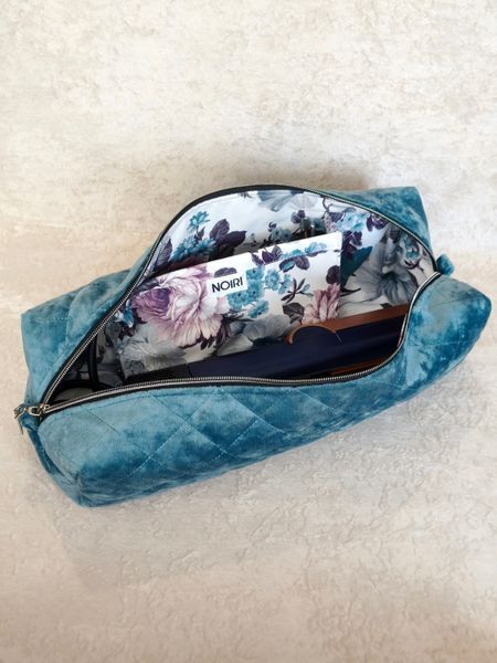 Косметичка для Dyson Airstrait , джинсового кольору з квітковою підкладкою Denim Blue/Blue flowers  00796 фото