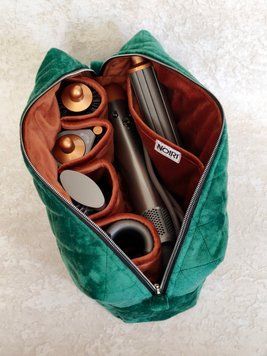 Косметичка для стайлера Dyson , смарагдова з рудою підкладкою Emerald green/Rust 04843 фото