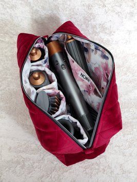 Косметичка для стайлера Dyson , ягідно червона з квітковою підкладкою Red/red and blue flowers  93689 фото